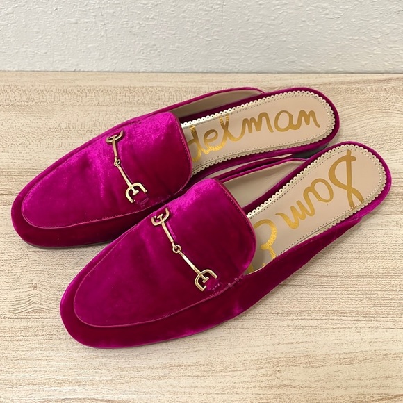 Sam Edelman Shoes - SAM Edelman
Linnie Velvet Buckle Detail Slip-On Mules